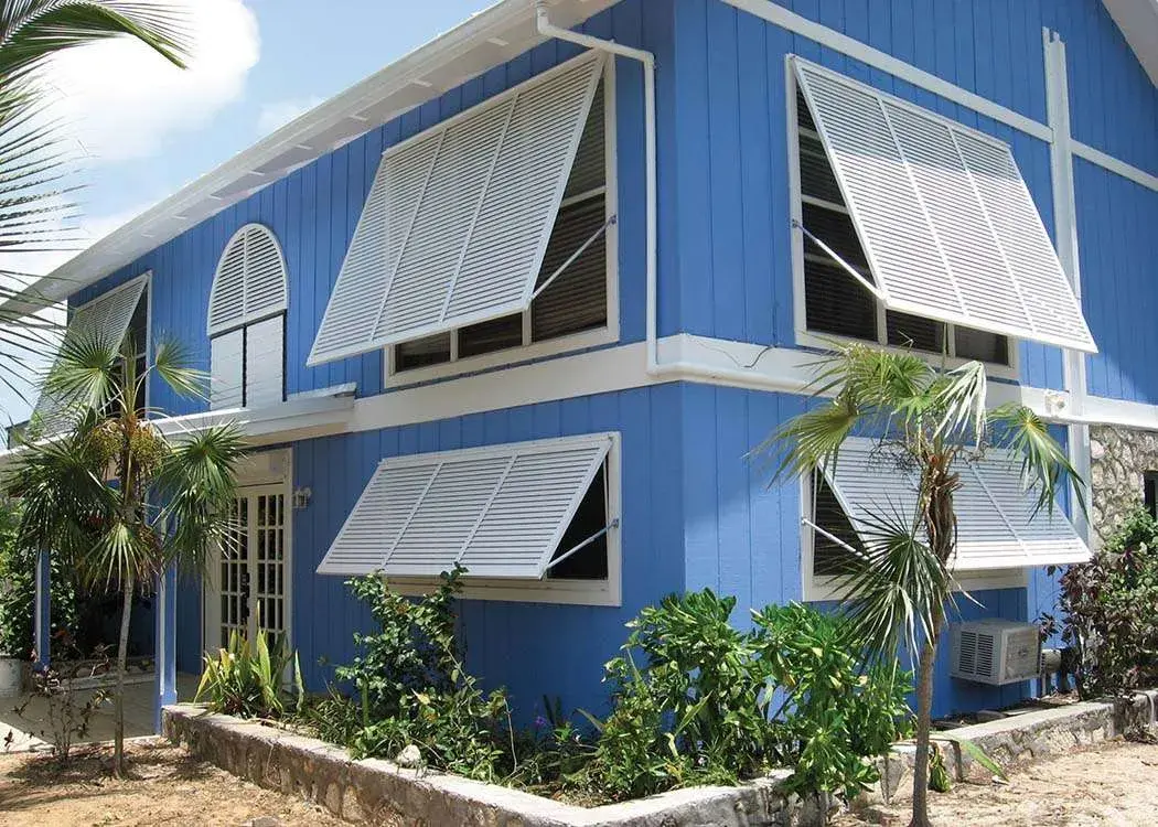 retractable-patio-awning-edgewater